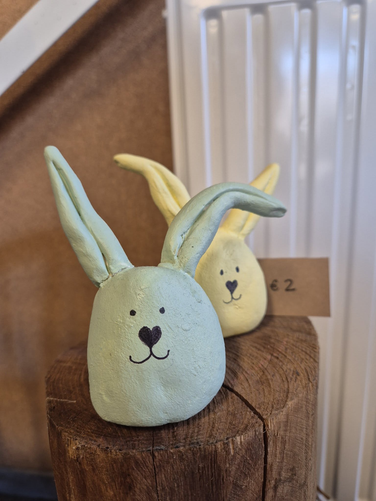 Kleurrijk konijntje uit klei