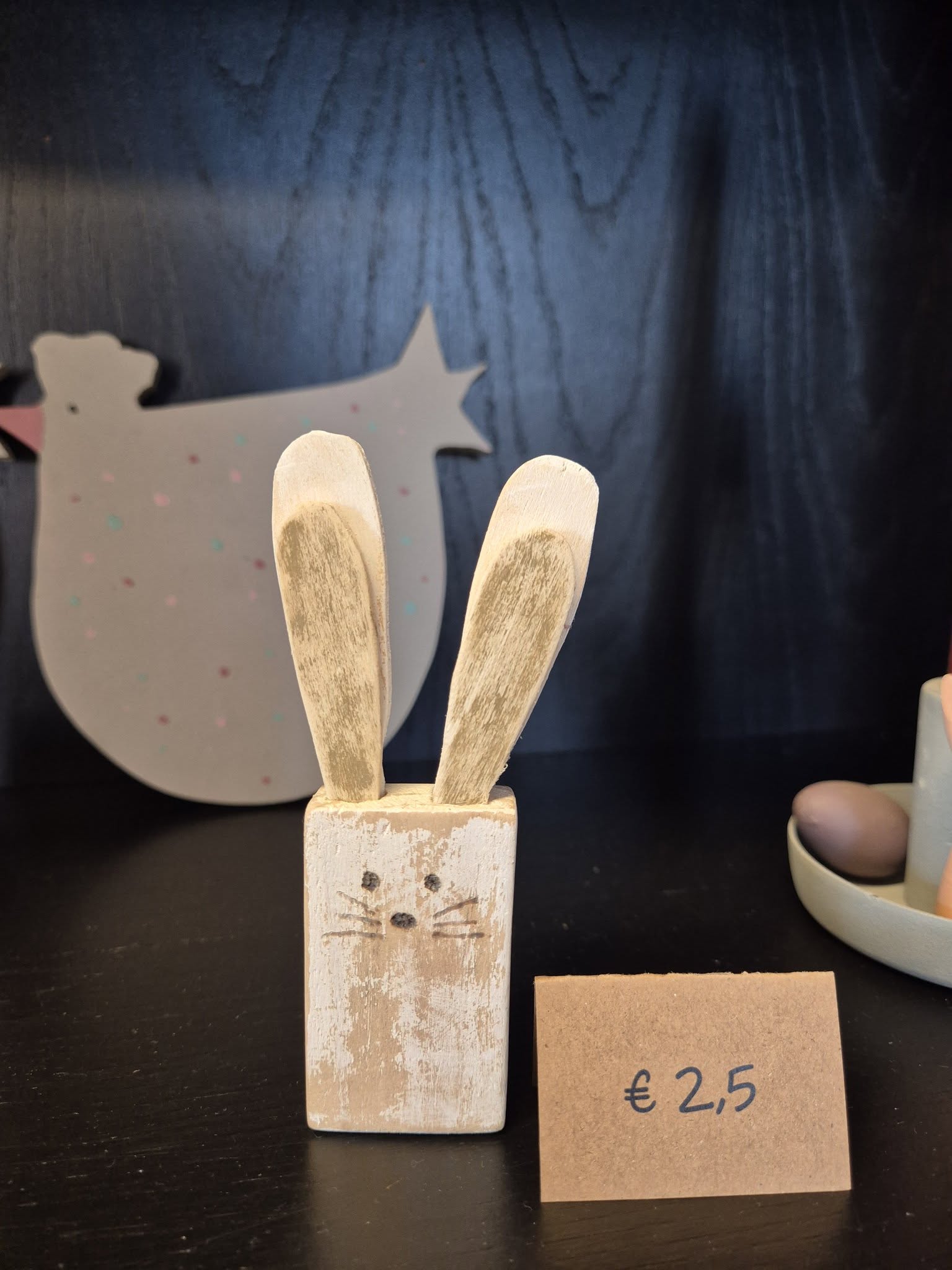 Houten konijntje met lange oren