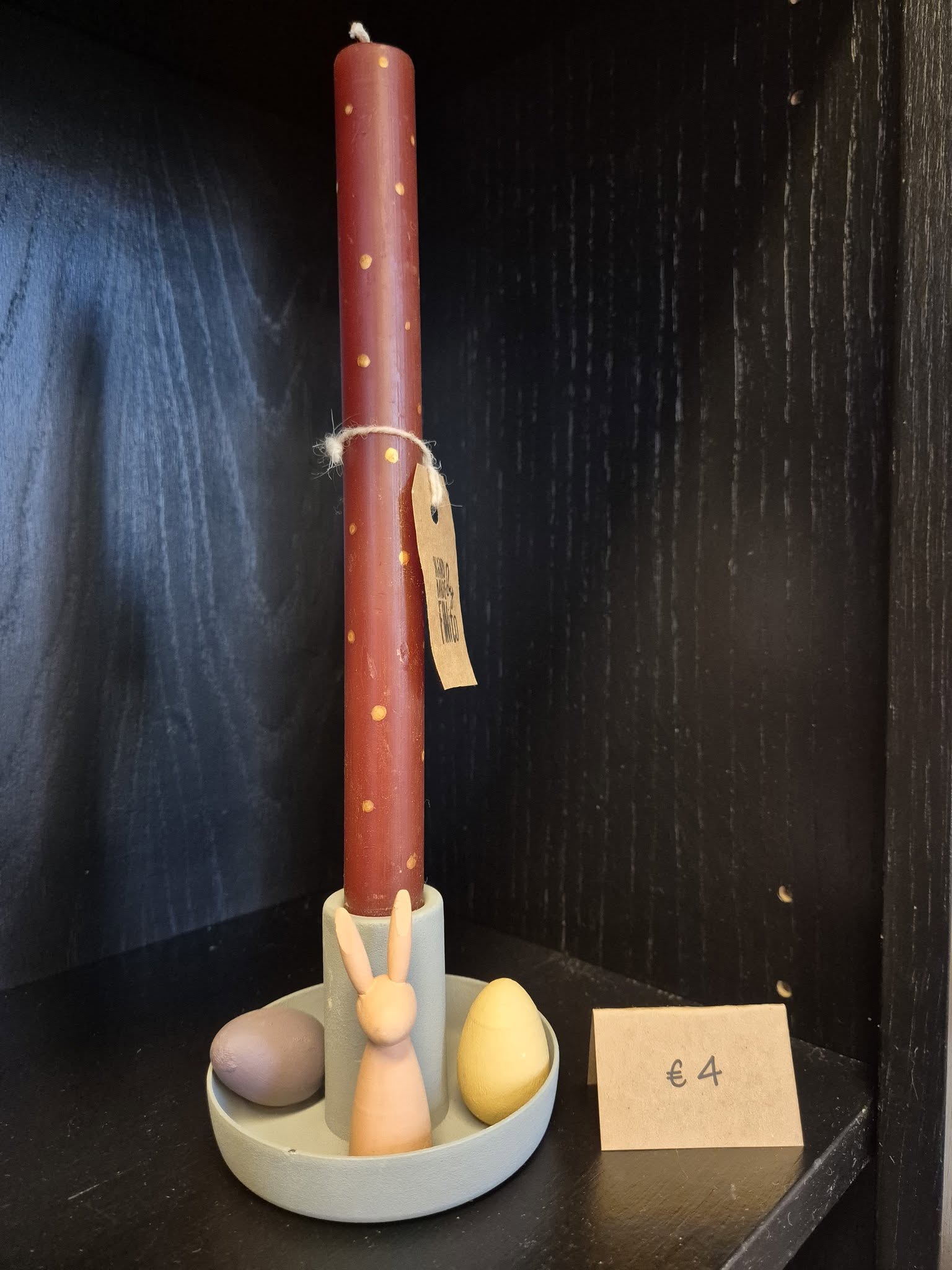 Kandelaar met haasjes en eieren