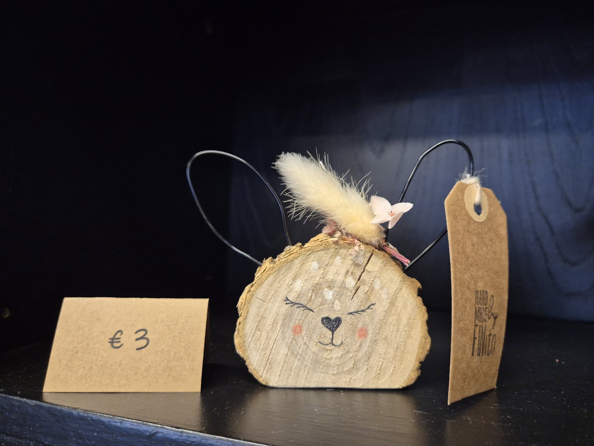 Konijntje met bloemen