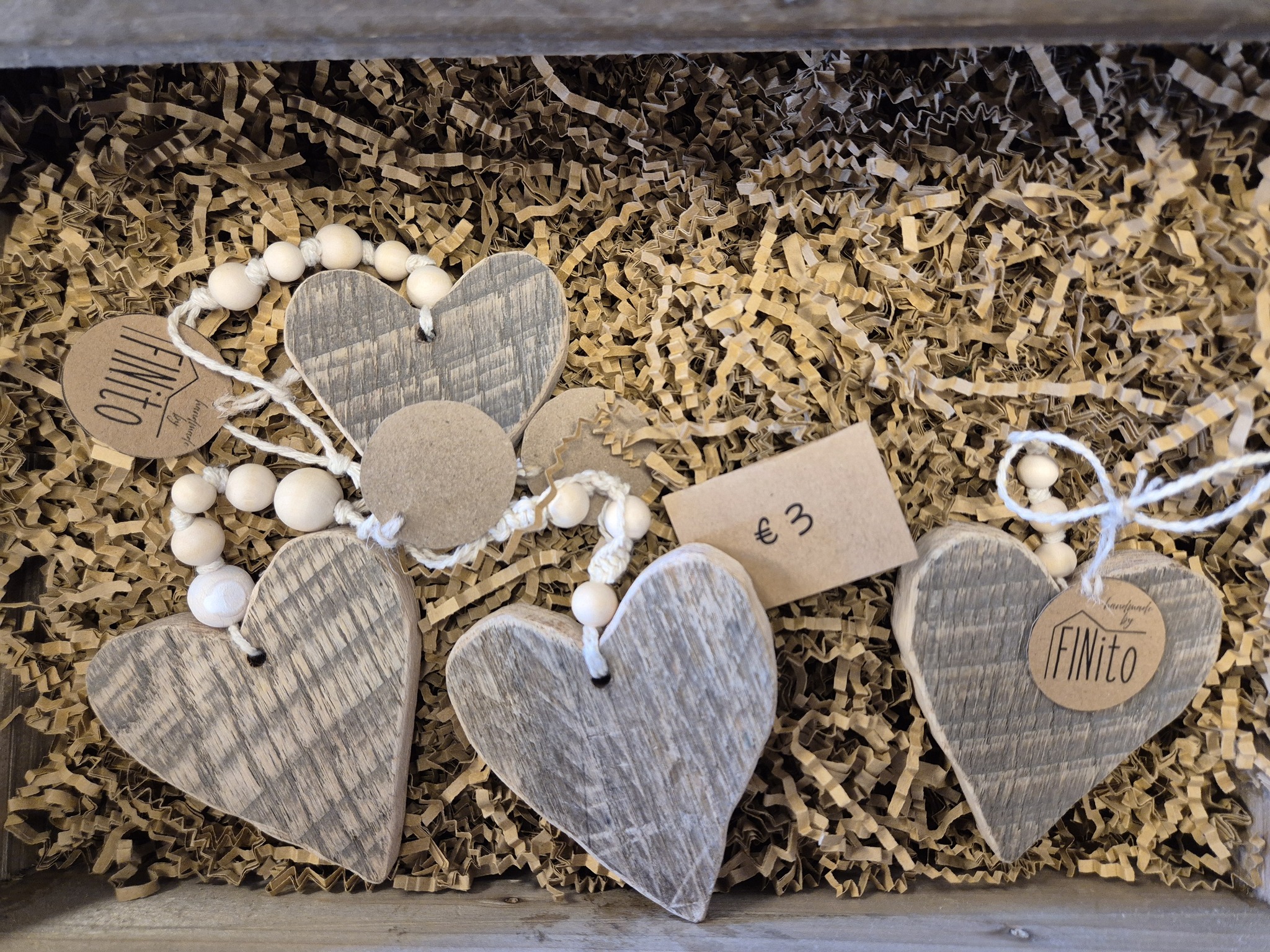 Houten hartjeshanger