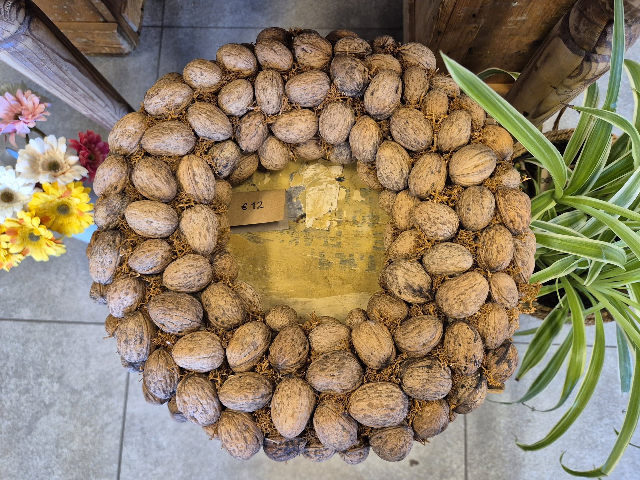 Krans met okkernoten